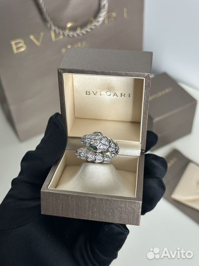 Кольцо Bvlgari Serpenti