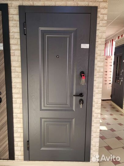 Дверь входная в квартиру