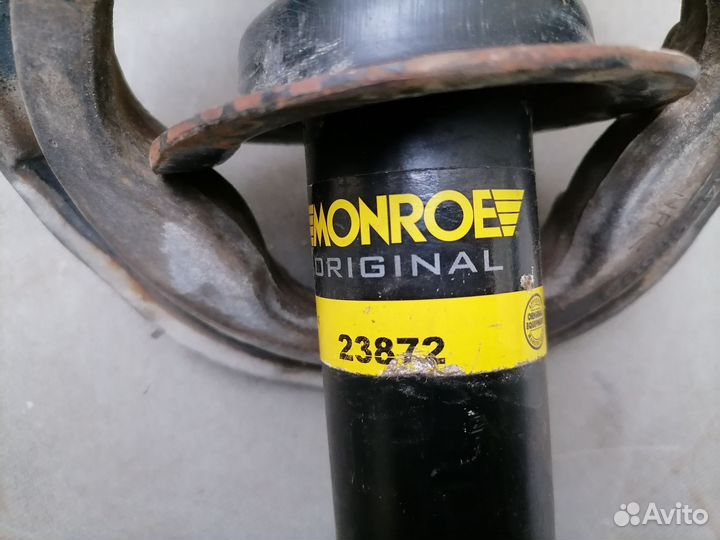 Амортизатор передний Nissan Primera P11E 1996-2002