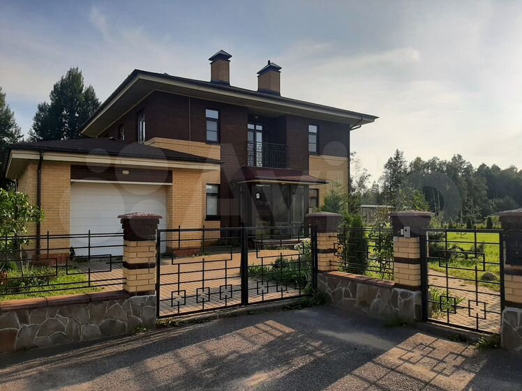 Сапфировая улица. Сапфировая улица