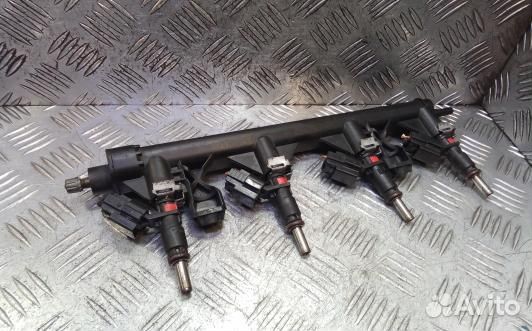 Топливная рампа бензиновая peugeot 308 1 (KBN27TJ0