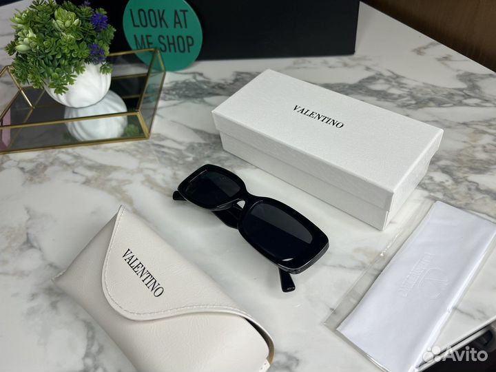 Valentino очки новые солнцезащитные