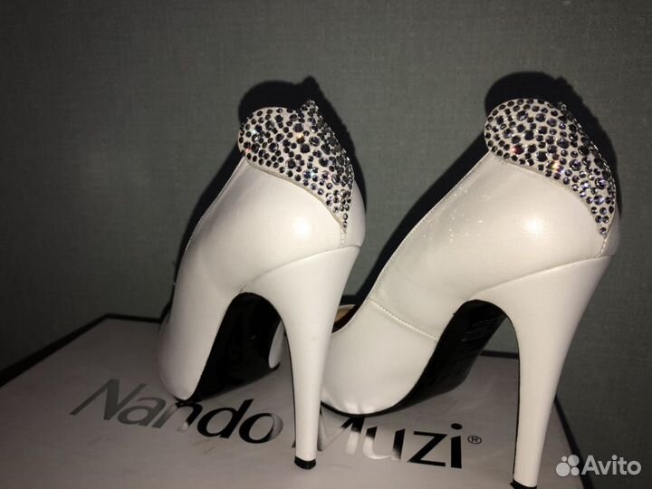 Туфли белые