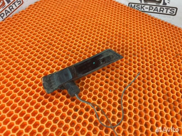 Повторитель поворота в зеркало правый Ford Focus 2