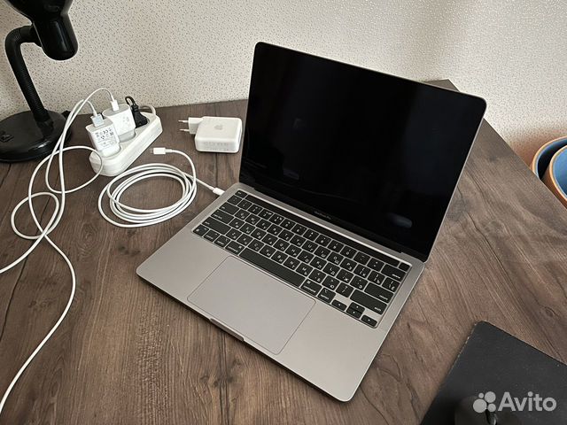 Apple MacBook Pro 13 2020 m18gb256 с вентилятором