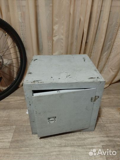 Продам сейф