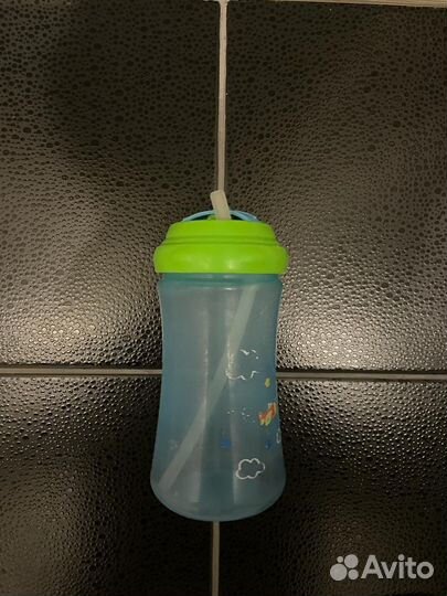 Бутылочка с трубочкой