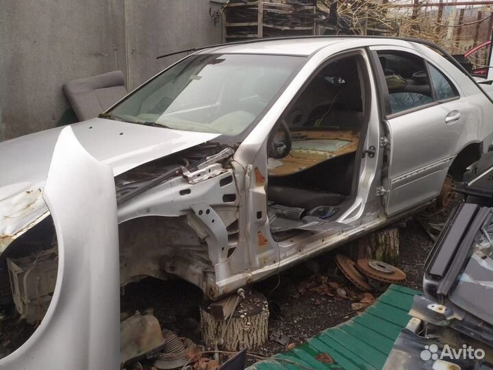 Кузов по частям Mercedes C-203