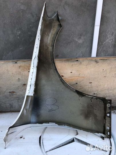 Крыло левое мерседес 205