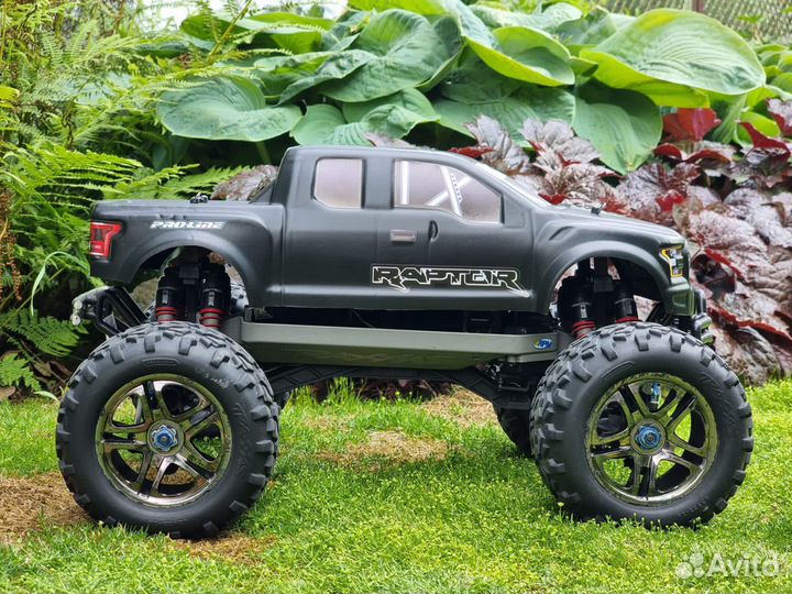 Traxxas E-Maxx на радиоуправлении