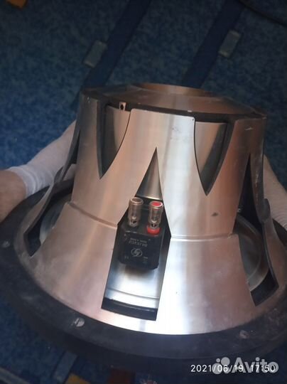 Сабвуфер 15 Lightning Audio S4.15.VC2