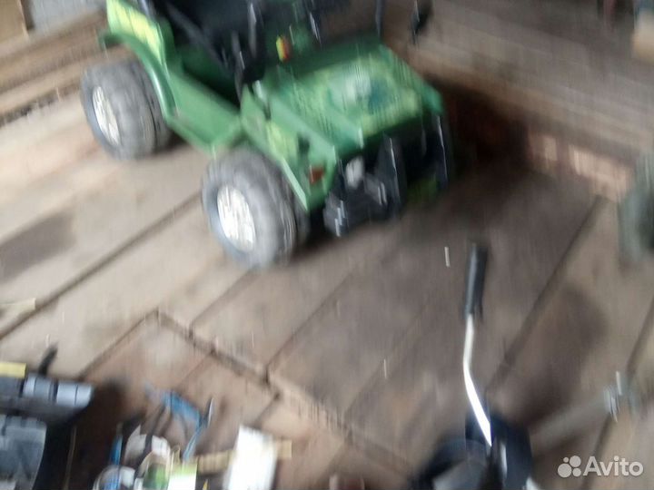 Детская машина на комуляторах