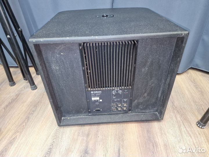 Сабвуфер Yamaha MSR800