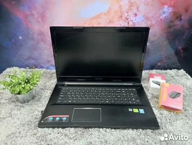 Большой Lenovo, с 16гб озу и GTX840м