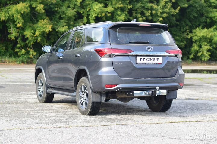 Тсу c нерж накладкой toyota Fortuner 2016-2020