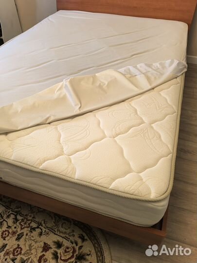 Кровать двухспальная 140 200 бу