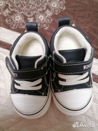 Кеды, кроссовки, пинетки для малыша