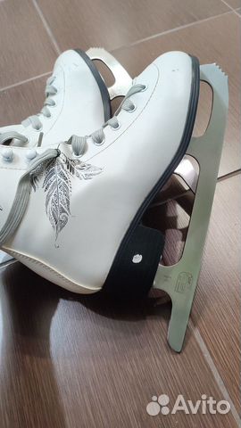 Коньки фигурные женские 35 размер