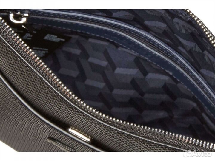 Lacostechantaco Flat Crossover