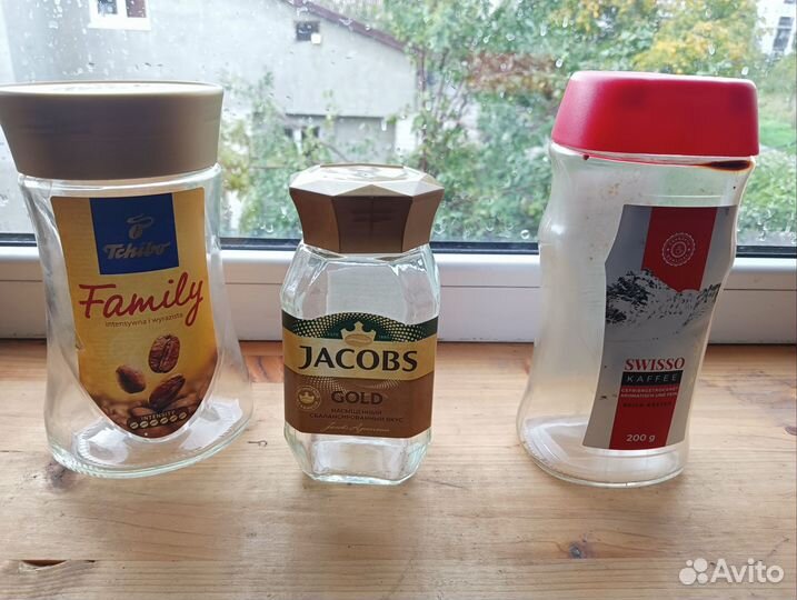 Пустые банки из под кофе
