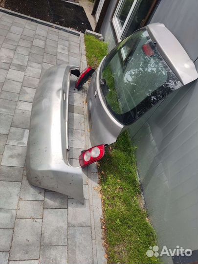 Крышка багажника ниссан микра к12 Micra K12