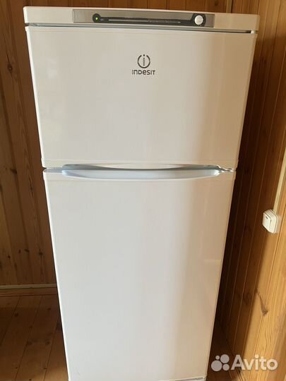 Холодильник бу indesit