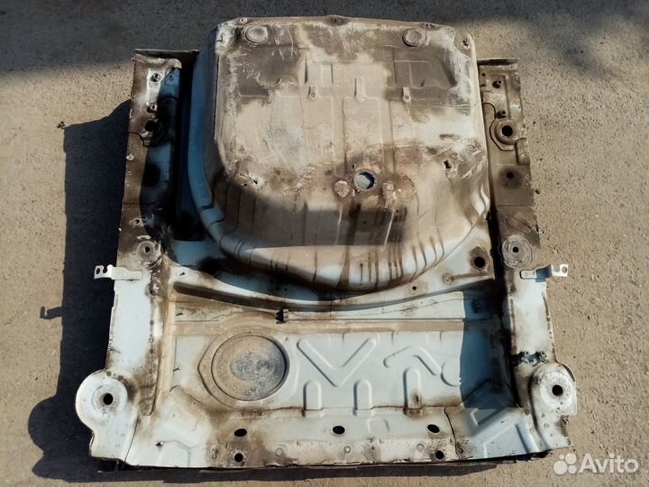 Б/У Ниша запасного колеса Audi A4 B8#001