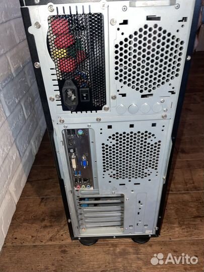 Корпус Thermaltake Armor + бп 700W