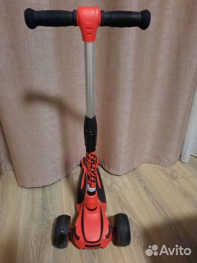 Самокат трехколесный