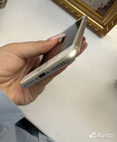 iPhone 8 64gb + чехлы