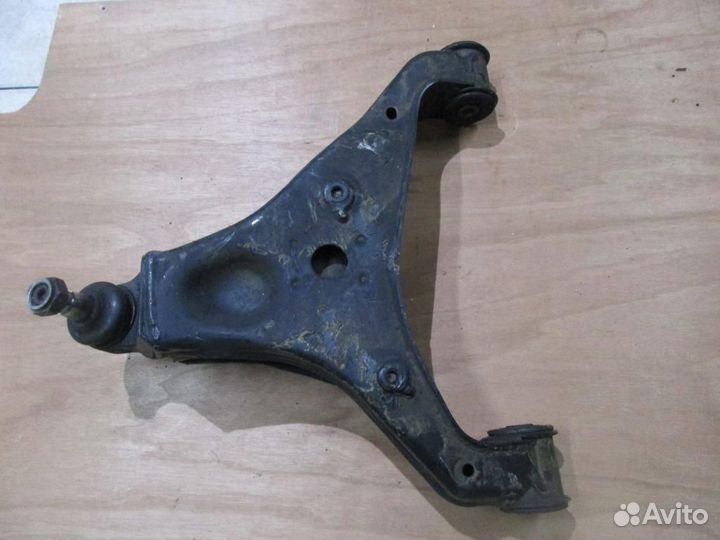 Рычаг передний нижний правый w906 Sprinter