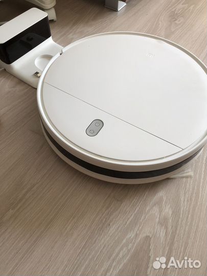 Робот пылесос Xiaomi Mi Robot Vacuum-Mop Essential