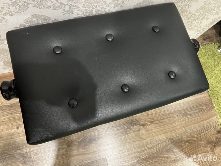 Банкетка для пианино