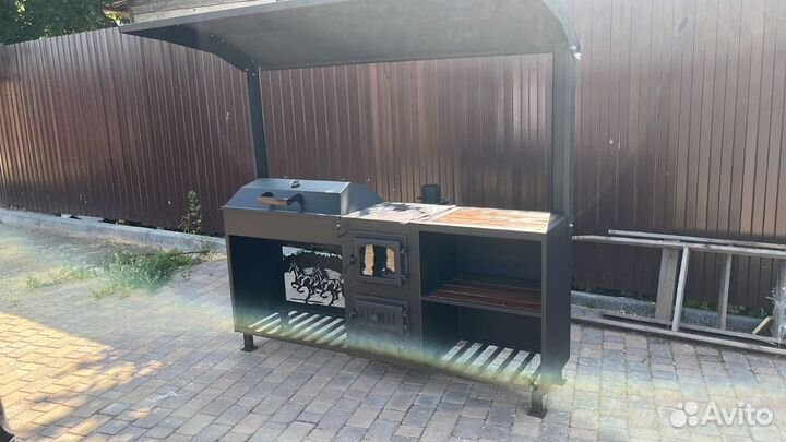 Мангал с крышей