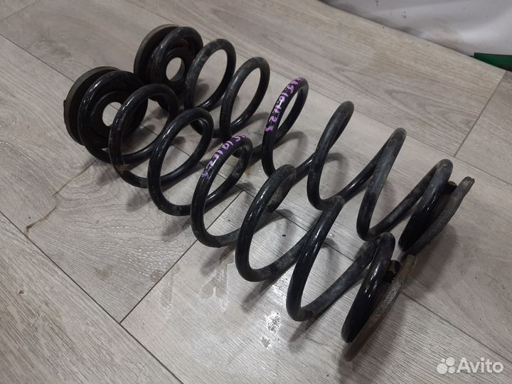 Пара задних пружин для 1.8 Skoda Octavia A5