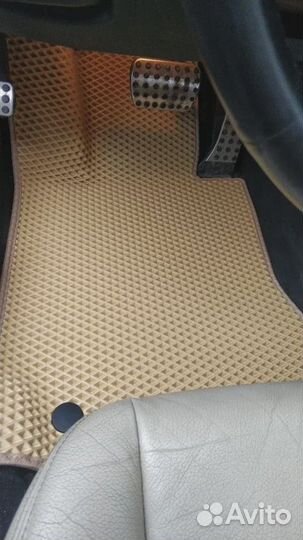 EVO автоковрики 3Д с бортиками Rezvani