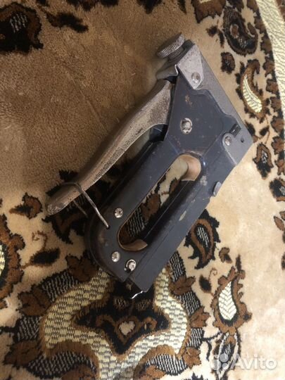 Степлер мебельный