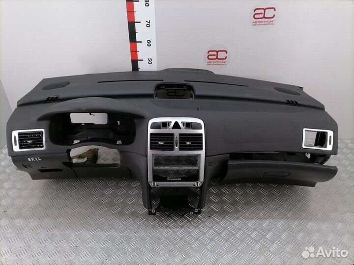 Торпедо (панель передняя) для Peugeot-Citroen 307