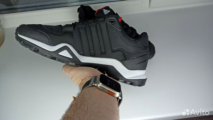 Кроссовки adidas