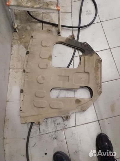 Продаю пыльник защита двигателя лада веста