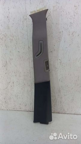 Обшивка средней правой стойки Volvo XC90