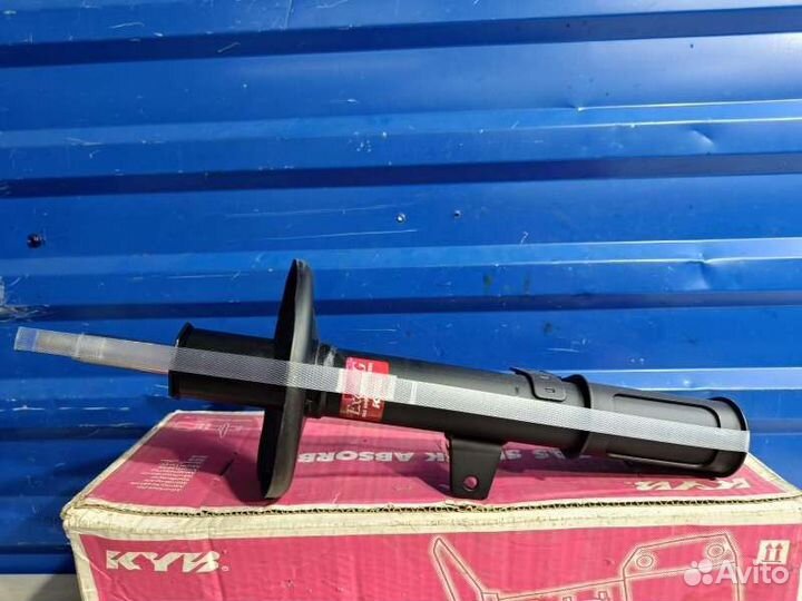 Амортизатор задний левый Toyota Camry MCV20