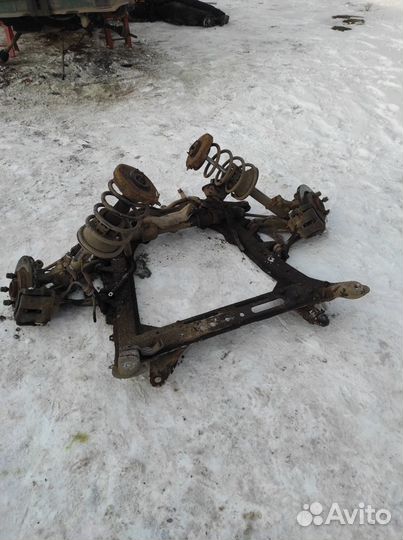 Стойка,кулак,суппорт для рено меган 1
