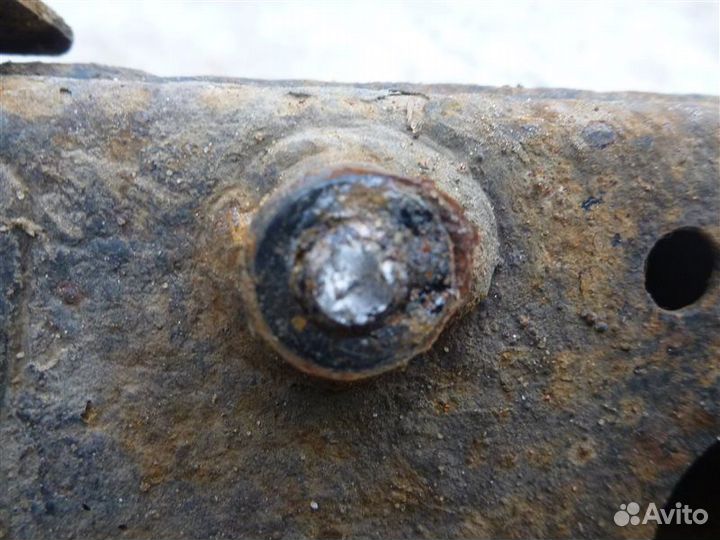 Кронштейн правый Infiniti Fx37 S51 VQ37VHR 2011