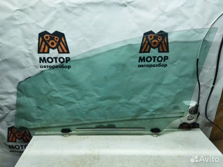 Стекло двери переднее правое Toyota Avensis 3 270