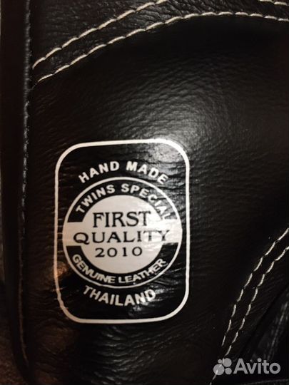 Боксерские перчатки twins special 8oz и бинты