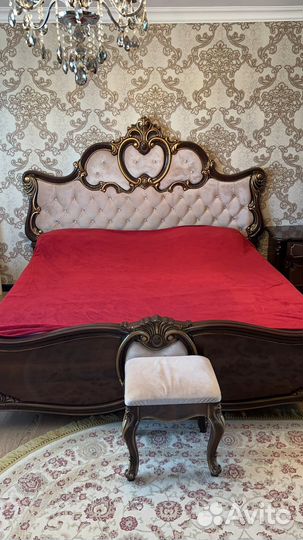 Спальный гарнитур