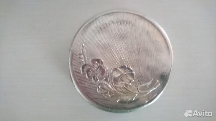 Винтажные пудреницы