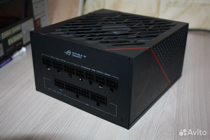 Блок питания Asus ROG Strix 550 W