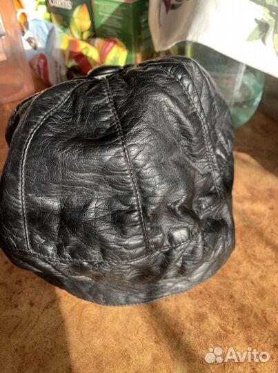 Шапочка кожаная круглая